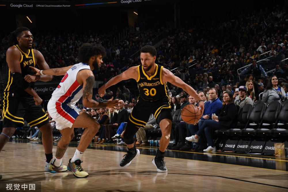 年里表现卓 年里表现卓