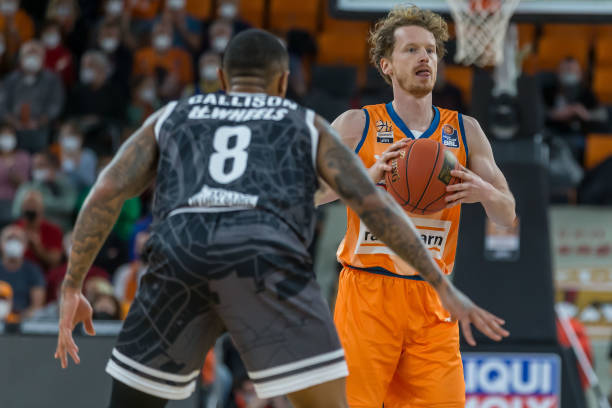 动的地位 动的地位