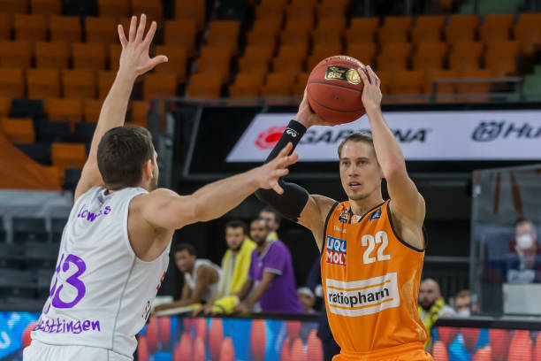 场上不断提 场上不断提